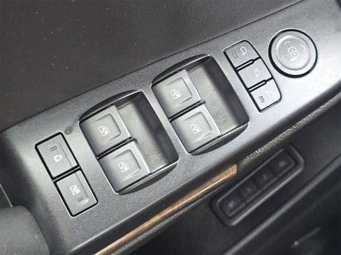 Used 2020 Chevrolet Tahoe LT image 22