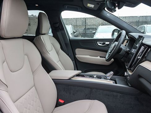 New 2026 Volvo XC60 B5 Plus w/ Climate Package PRO image 19