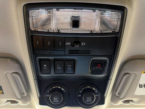 Used 2023 Toyota 4Runner TRD Off-Road Premium AWD/4WD image 21