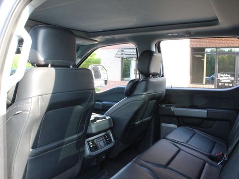 Used 2023 Ford F250 Lariat w/ Lariat Ultimate Package AWD/4WD image 32
