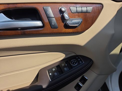 Used 2019 Mercedes-Benz GLS 450 4MATIC image 12