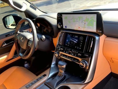 Used 2024 Lexus LX 600 4WD w/ Luxury Package image 33