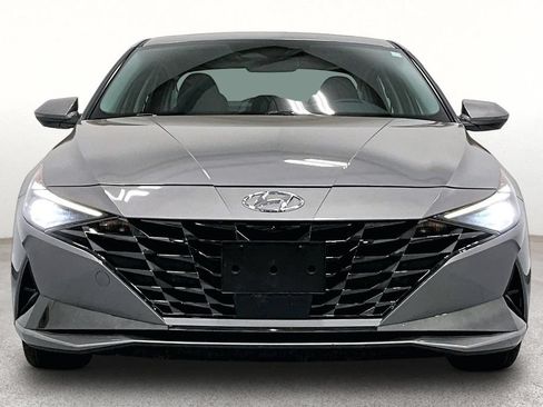 Used 2023 Hyundai Elantra Limited FWD image 4