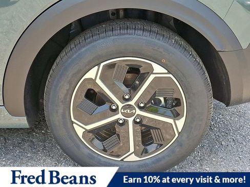 New 2025 Kia Niro EX w/ EX Cold Weather Package image 5