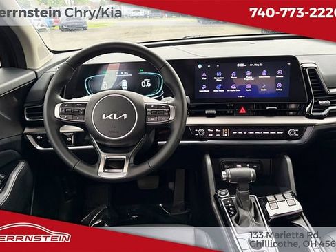 Used 2025 Kia Sportage EX AWD/4WD image 3