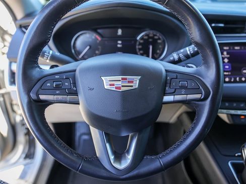 Used 2022 Cadillac XT4 Luxury image 12