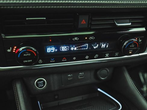 Used 2022 Nissan Rogue Platinum w/ Head-Up Display Package image 25