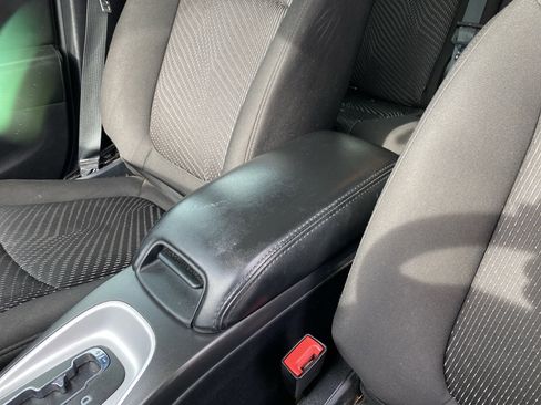 Used 2015 Dodge Journey American Value Package w/ Flexible Seating Group image 26