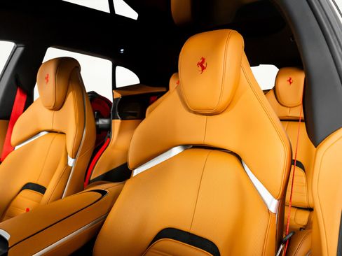 Used 2026 Ferrari Purosangue image 3