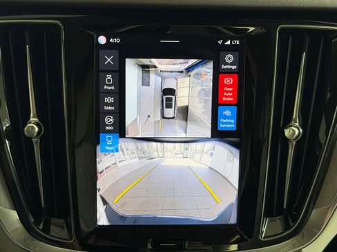 Certified 2025 Volvo V60 B5 Cross Country Plus AWD/4WD image 18