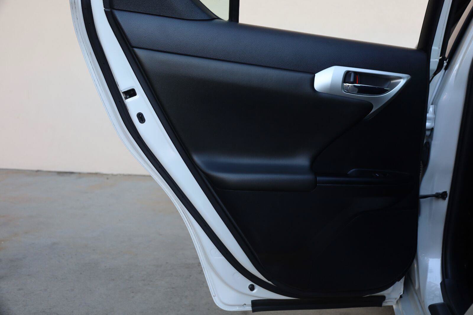 Used 2011 Lexus CT 200h Premium w/ Premium Audio Pkg FWD image 21