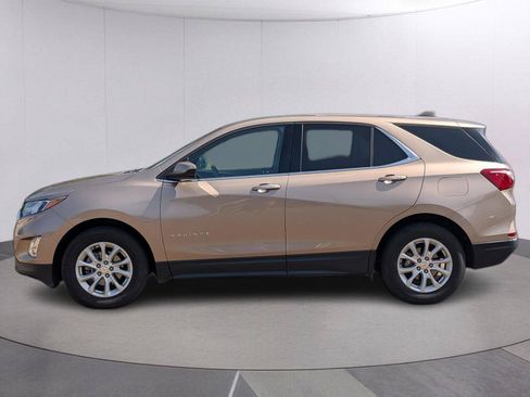 Used 2019 Chevrolet Equinox LT FWD image 2