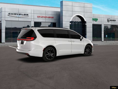 New 2026 Chrysler Pacifica Select w/ S Appearance Package image 8