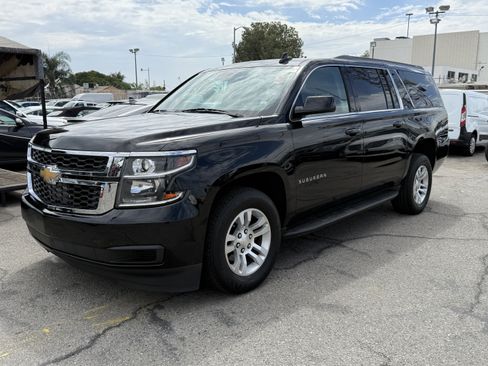 Used 2020 Chevrolet Suburban LT image 2