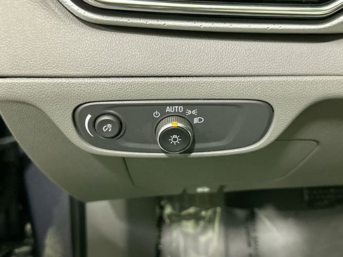 Used 2023 Chevrolet Bolt EUV Premier w/ Super Cruise Package image 18