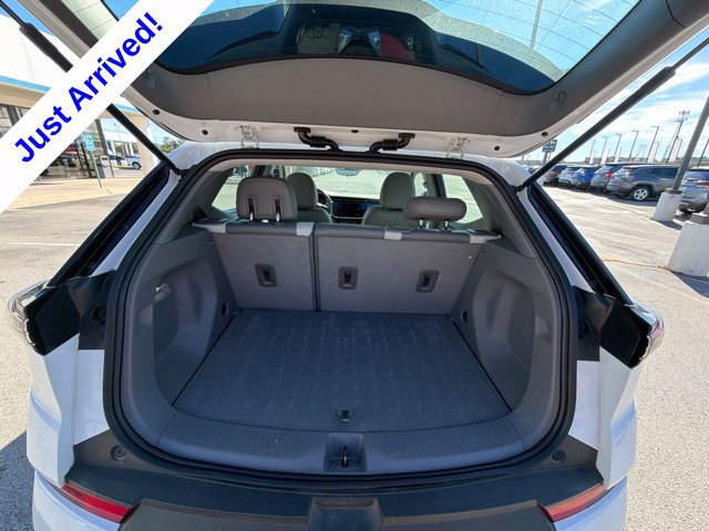 Used 2023 Chevrolet Bolt EUV Premier FWD image 35