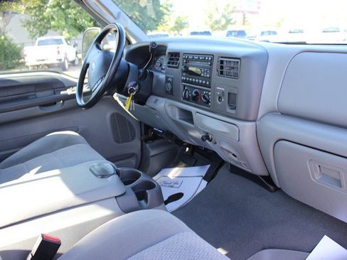 Used 2003 Ford F250 XLT AWD/4WD image 15