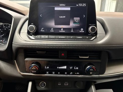 Used 2023 Nissan Rogue SV AWD/4WD image 8