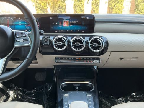 Used 2021 Mercedes-Benz CLA 250 w/ Premium Package image 15