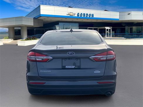 Used 2020 Ford Fusion SE image 4