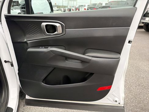 Used 2023 Kia Sorento S w/ Panoramic Sunroof Package image 15