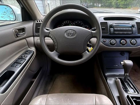 Used 2005 Toyota Camry LE FWD image 5