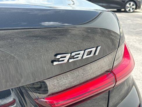 Used 2021 BMW 330i Sedan w/ M Sport Package RWD image 11