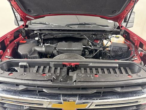 Used 2024 Chevrolet Silverado 2500 LT w/ Convenience Package image 32