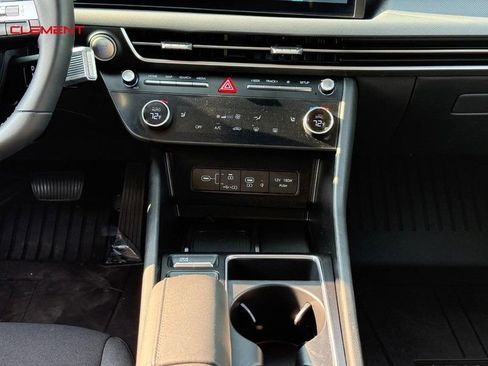 Used 2025 Hyundai Sonata SEL FWD image 17
