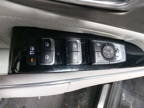 Used 2025 Kia Sorento SX image 56