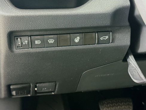 Used 2023 Toyota RAV4 XLE Premium FWD image 9
