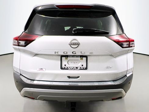 Used 2023 Nissan Rogue SV image 6