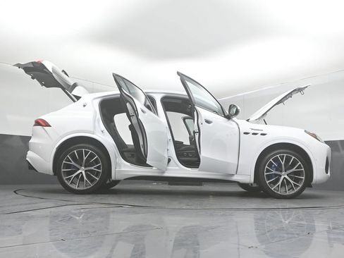 Used 2023 Maserati Grecale Modena AWD/4WD image 50