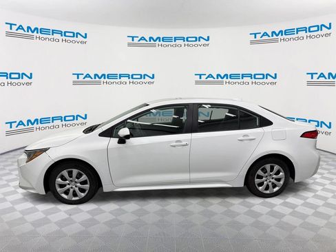 Used 2024 Toyota Corolla LE FWD image 2