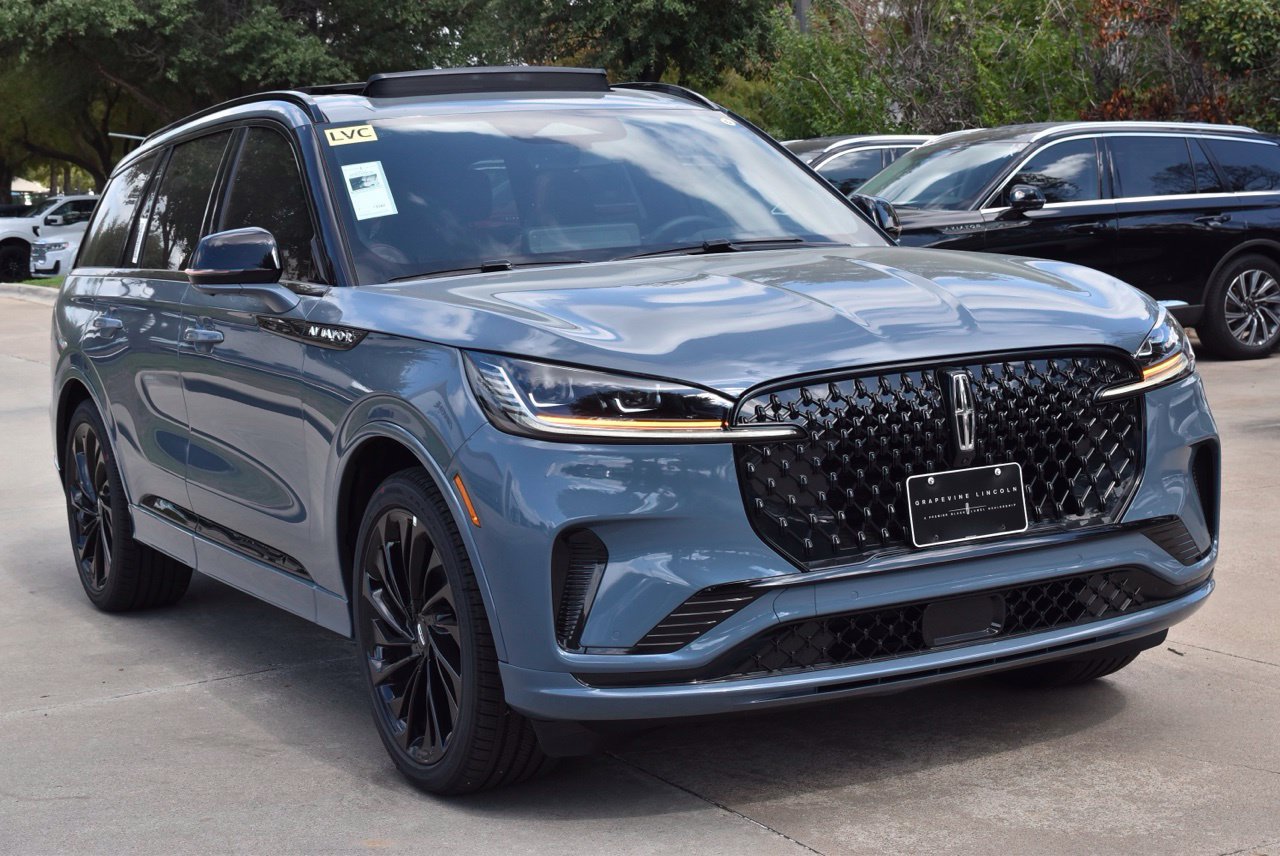 New 2027 Lincoln Aviator Reserve AWD/4WD image 3