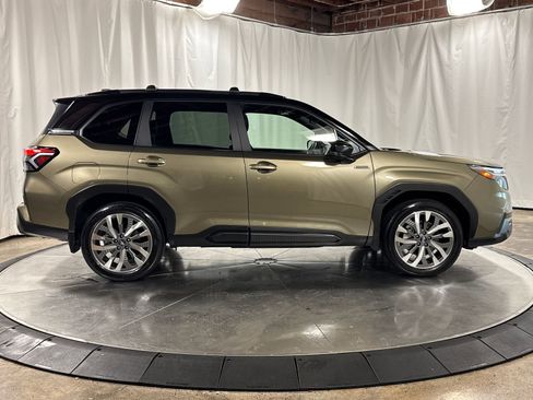 Used 2025 Subaru Forester Touring w/ Touring Package AWD/4WD image 9