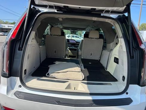 Used 2023 Cadillac Escalade Sport Platinum w/ LPO, ONYX Package image 21