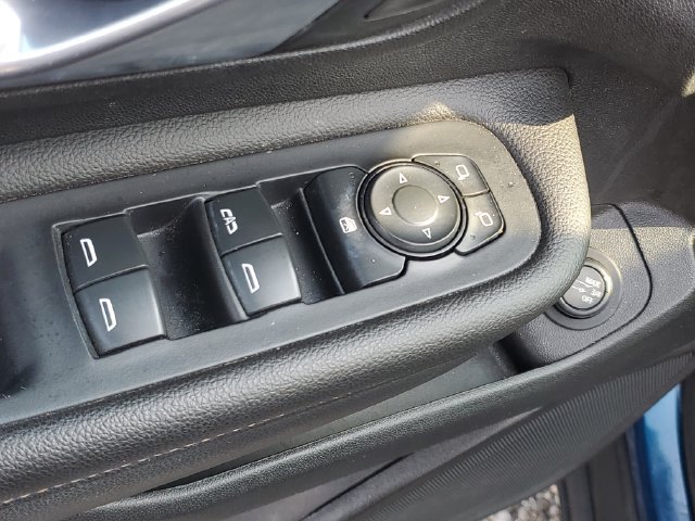 Certified 2020 GMC Terrain SLT w/ Preferred Package FWD image 16