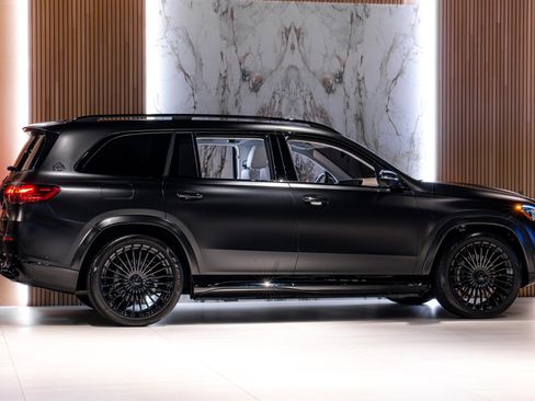 Used 2024 Mercedes-Benz Maybach GLS 600 4MATIC image 4