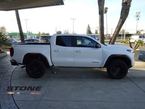 New 2026 GMC Canyon Elevation w/ Convenience Package image 10