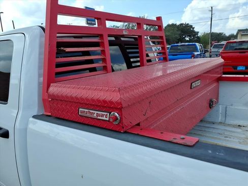 Used 2018 RAM 2500 Tradesman w/ Chrome Appearance Group image 15