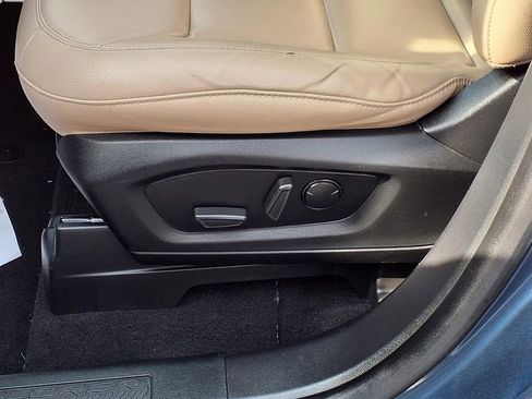 Used 2020 Ford Explorer XLT w/ Equipment Group 202A image 23