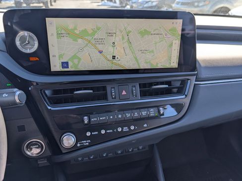 Certified 2024 Lexus ES 300h Ultra Luxury image 30