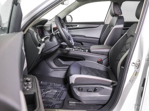 Used 2026 Volkswagen Atlas Peak Edition AWD/4WD image 5