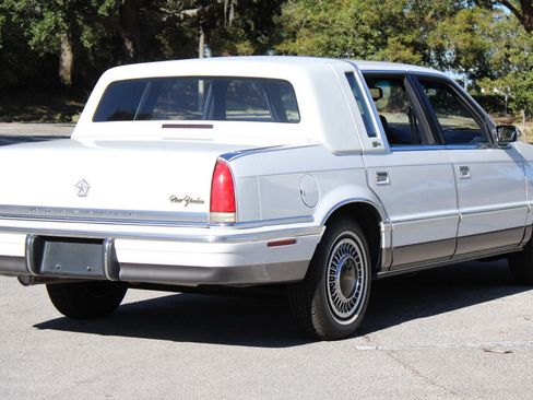 Used 1993 Chrysler New Yorker Fifth Avenue image 9