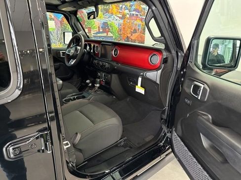Used 2023 Jeep Gladiator Rubicon w/ Cold Weather Group image 49
