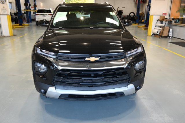 Used 2023 Chevrolet TrailBlazer LT FWD image 2