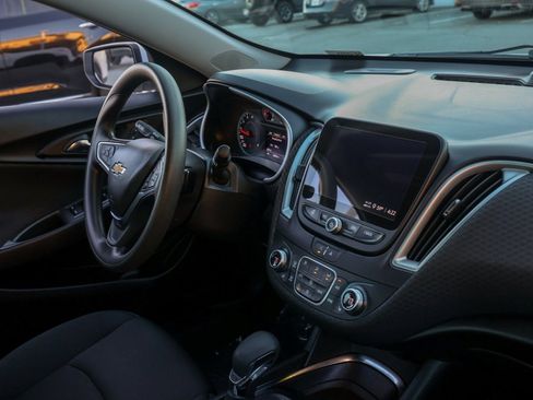 Used 2025 Chevrolet Malibu LT image 18