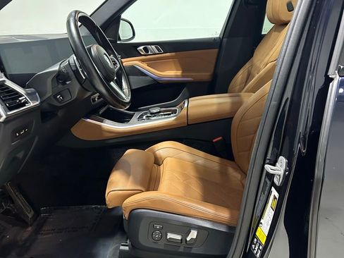 Used 2024 BMW X5 xDrive40i w/ M Sport Package AWD/4WD image 9