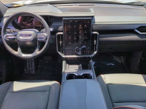 Used 2025 GMC Acadia AT4 AWD/4WD image 39